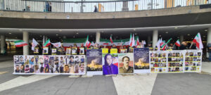 Manifestation, Sergels torg, 21 okt: Svensk- o exiliranier, sympatisörer till Iranska motståndsrörelsen, stöder iranska folkets uppror, frihetskamp och en demokratisk revoltuion i Iran.