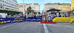 Demonstration, Stockholm, den 17 september: Svensk- och exiliranier, sympatisörer till den iranska motståndsrörelsen, stöder det folkliga upproret och iranska folkets frihetskamp för en demokratisk, sekulär republik i Iran.