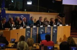 Den iranska oppositionsledaren Maryam Rajavi och flera Europaparlamentariker från de stora partigrupperna deltar i en viktig konferens i Europaparlamenetet, organiserad av den interparlamentariska gruppen Friends of a Free Iran (FOFI), den 20 november. Konferensen diskuterade hoten från den iranska regimen och behovet av att EU omvärderar och ändrar sin nuvarande Iranpolitik.