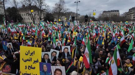 Lördagen, 8 februari 2025: Tusentals iranier och sympatisörer till det Iranska nationella motståndsrådet (NCRI) deltog i en stor demonstration och marsch i Paris till stöd för ett fritt och demokratiskt Iran.